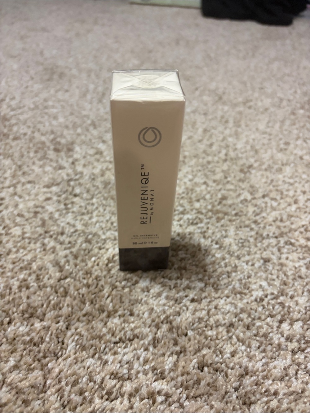 Rejuveniqe™ by Monat Hydrating Skin Serum - White